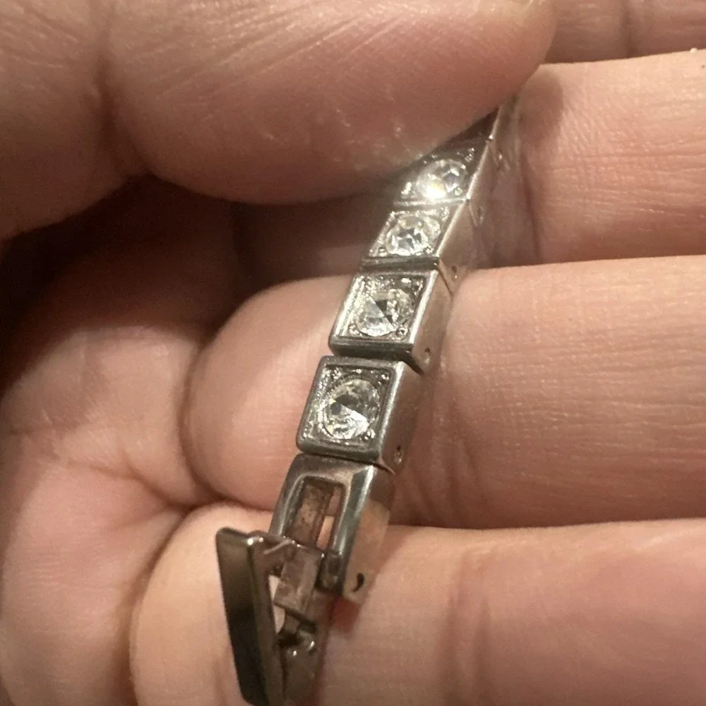 Runs Premier‎ Designs Silver Rhinestone Watch 20mm Fit 7.25 Missing One Crystal